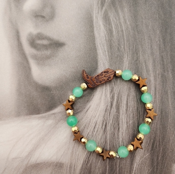 Taylor Swift Debut Inspired Friendship Bracelets Set Of 5 - Picture 7 of 10